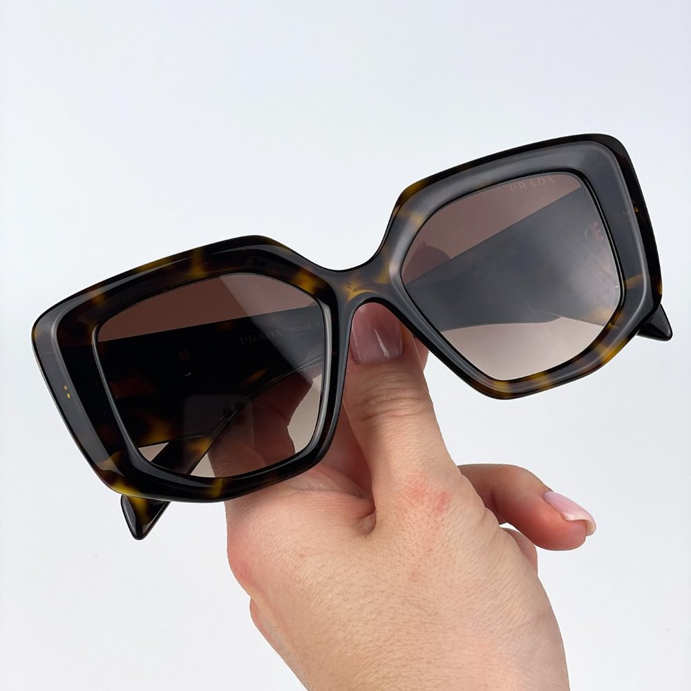 🔥Prada PR14ZS 2AU6S1 Sunglasses Tortoise Brown Gradient Square Women - Picture 3 of 15